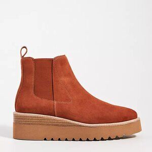 Women's Tan Chelsea Boots